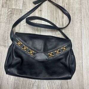 Elegant Black Leather Shoulder Bag